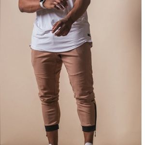 P’tula Men’s Camel Sweats